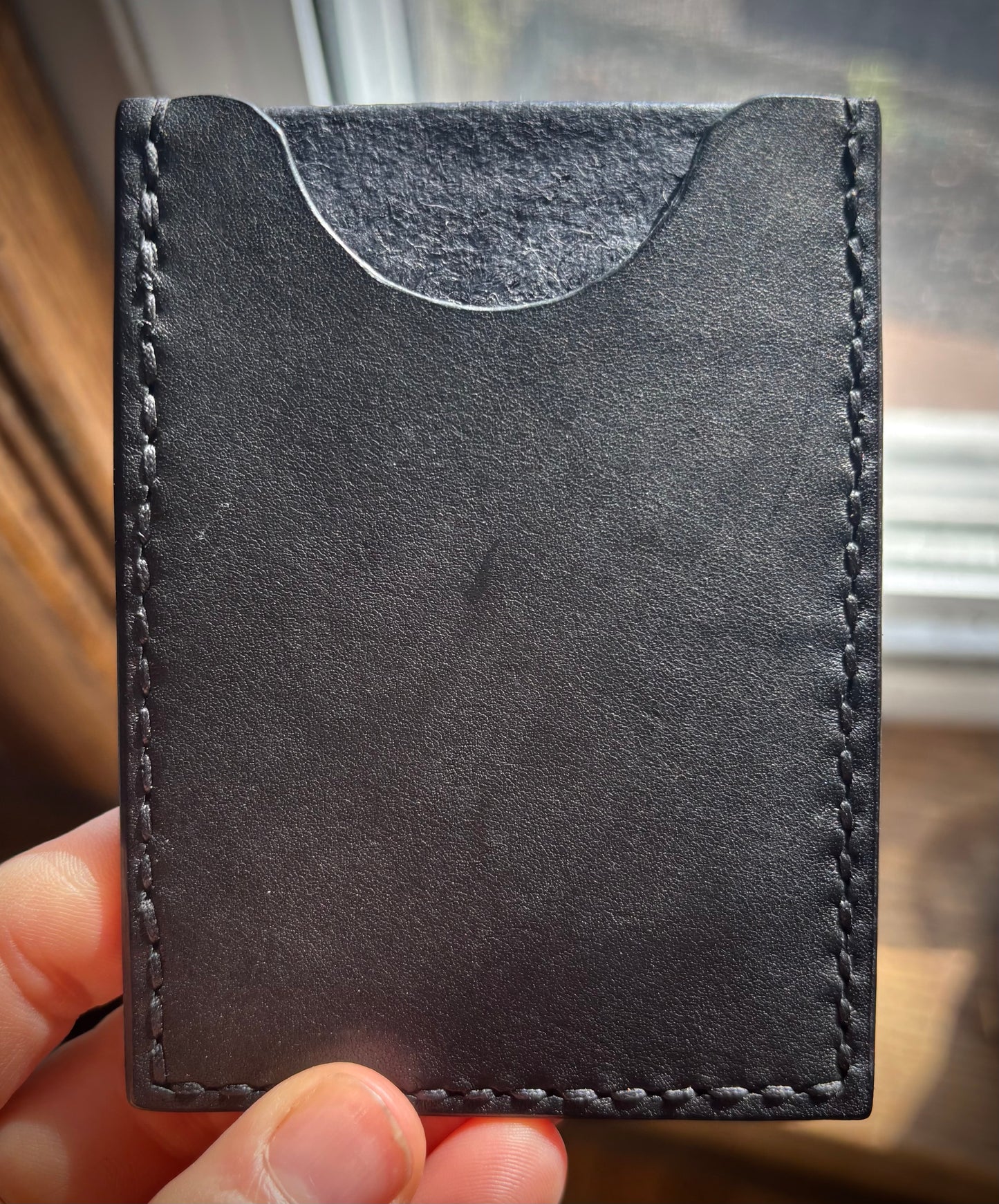 Gleeful Gecko Vertical Style Card Holder